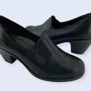 Dansko Beth Black leather pump